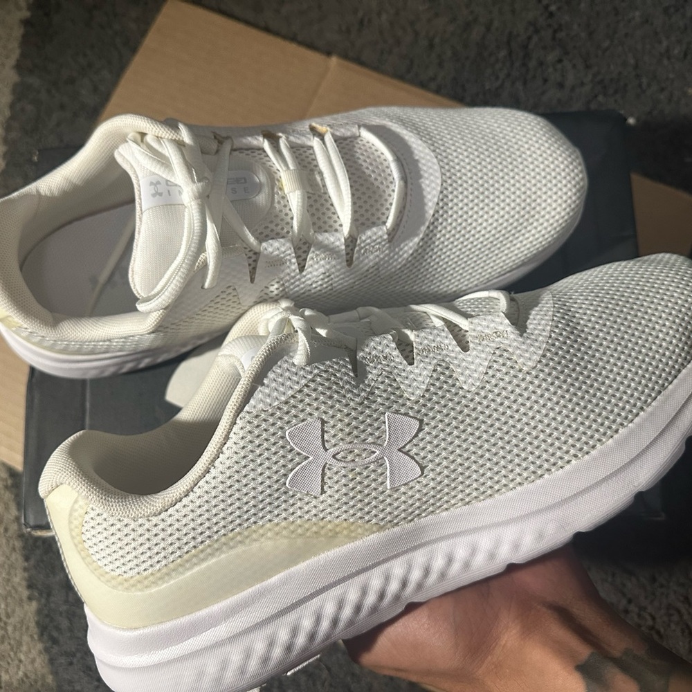 ✅UNDER ARMOUR Men's UA Charged impulse 3  Style# 3025421-100  White NWD size 12✅